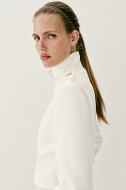 CHAQUETA CRUZADA BOT?N DORADO / Crudo - Zara фото 3