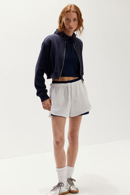 Chaqueta sudadera cropped con capucha y cremallera - H&m фото 3