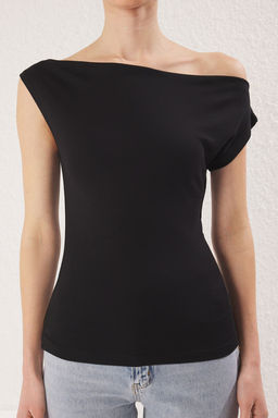 Trendyolmilla Ekru Kay?k Yaka Fitted Viskoz/Yumusak Kumasl? Esnek Orme Bluz TWOSS24BZ00090 фото 4