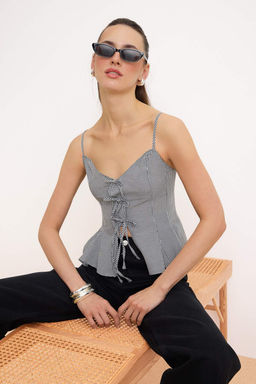 Siyah Godeli Onu Baglama Detayl? Dokuma Bluz TWOSS26BZ00534