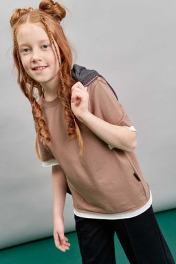 Футболка с контрастной отделкой Кокос 7+