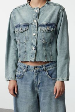 Mavi Soluk Efekt Vintage Yaka Detayl? Crop Denim Ceket TWOAW25CE00004 - Trendyolmilla фото 4