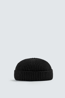 GORRO CORTO / Negro