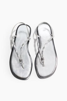 Sandalias con dise?o girado