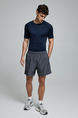 Camiseta de deporte en DryMove Muscle Fit - H&m фото 3
