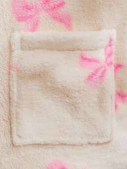 Fiyonk Desenli Pel?? Kad?n Sabahl?k