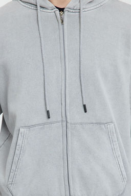 TRENDYOL MAN Gri Oversize/Genis Kesim Fermuarl? Crop/K?sa Kapusonlu Sweatshirt TMNAW25SW00171 - Trendyolmilla фото 4