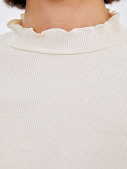 Dik Yaka Dokulu Kad?n Body