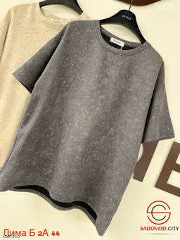 Футболка женская со стразами