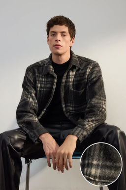 TRENDYOL MAN Siyah Oversize Fit K?sl?k Kareli Oduncu Gomlek Ceket TMNAW25GO00025