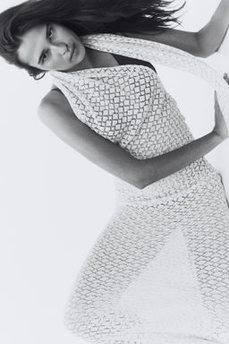 Vestido efecto crochet con cuello fular - H&m фото 3