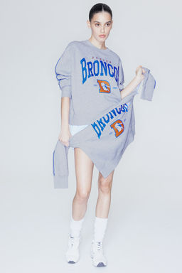 Sudadera oversize con estampado