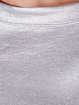 Футболка облегающая из хлопка в рубчик с вырезом лодочка с матовым покрытием металлик - Vilatte фото 7