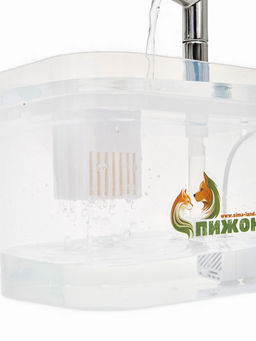 Фонтан для кошек и собак «Пижон», 1.5 л, 16.5×13×12 см, евророзетка, прозрачный