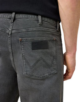 Джинсы мужские