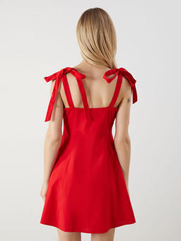 Kare Yaka Mini Elbise