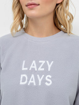 Флисовый пижамный комплект (лонгслив и брюки) серого цвета с принтом - Mark formelle фото 3