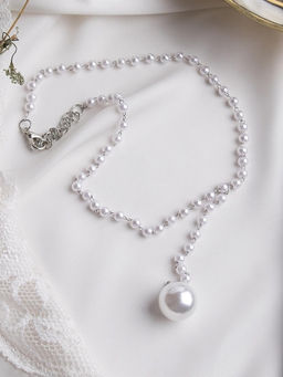 Колье с жемчугом Олимпия, белое в серебре, 32 см