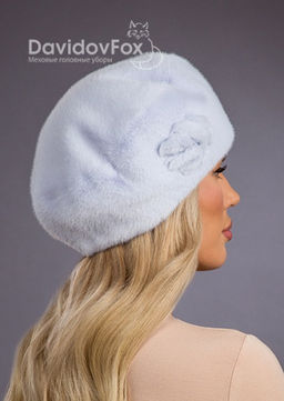 Шапка Берет экомех с украшение голубой