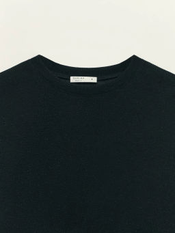 Футболка с люрексом и разрезами / Zarina