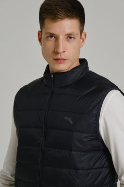 Жилет пуховый Черный