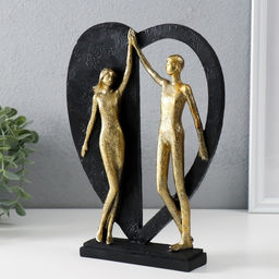Фигурка полистоун Влюблённые у большого сердца, золото с чёрным, 20?4.5?27.5 см