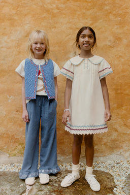 VESTIDO CON LINO ONDULINA CONTRASTES / Crudo