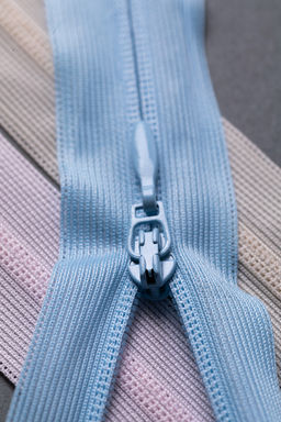 Молния Спираль р/м GAMMA т.3 G103L2 плательная пластик 70 см двухзамковая 10 шт