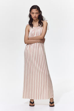Vestido efecto arrugado con tirantes de lazo - H&m фото 4
