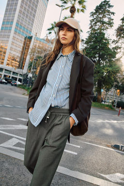 PANTAL?N JOGGER BAJO PU?O / Khaki vigor?