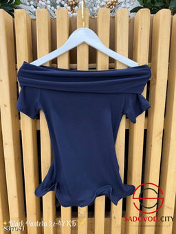 Футболка женская со спущенным плечами