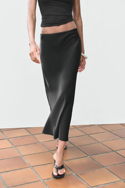 FALDA MIDI SATINADA / Negro - Zara фото 3