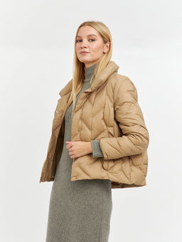 Пуховик женский укороченный на кнопках