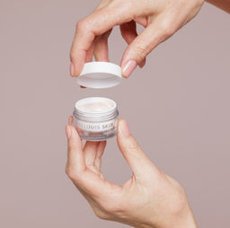 RELOUIS Skin Anti-Age Крем-гель корректор вокруг глаз Разглаживающий 15г