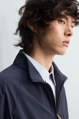 LIMITED EDITION LIGHTWEIGHT TECHNICAL JACKET - Zara фото 5