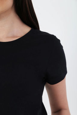 Футболка женская, цвет черный