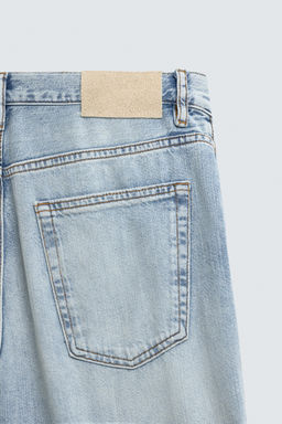 JEANS LIGEROS REGULAR FIT / Azul claro