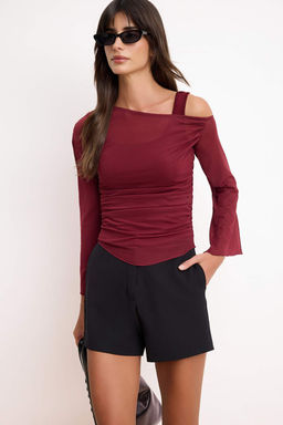 Bordo Fitted/Vucuda Oturan Asimetrik Yaka Cift Gorunumlu Buzgulu Tul Orme Bluz TWOSS26BZ00071