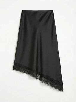 Dantel Detayl? Asimetrik Kesim Saten Etek