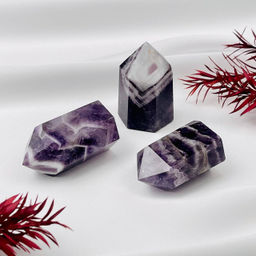 Кристалл из камня Аметист кварцевый