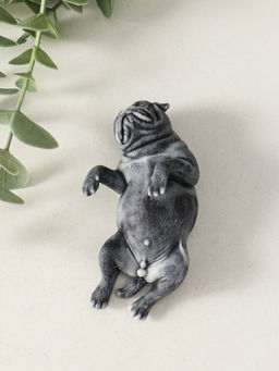 Сувенир "Бульдог лежит на спине" 3,5 см