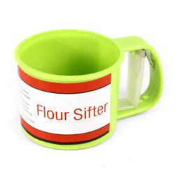 Кружка-сито для муки пластмассовое д10,5см h10см (Китай)