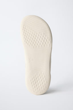 BAMBA PIEL BAREFOOT / Blanco