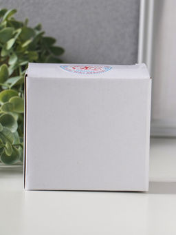 Фигурка полистоун Зайчик в голубых шортиках на лямках, с морковкой, 5?3?9.5 см