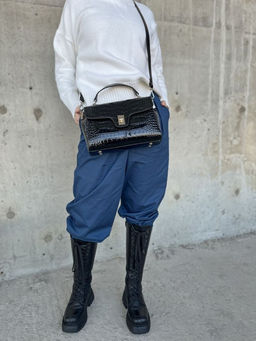 Женская лаковая сумка под крокодила HW-7711 Блек