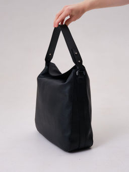 Сумка кожаная на плечо Azaro 30925 черный