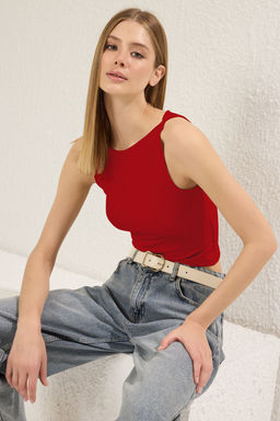 K?rm?z? Ask?l? Fitted/Vucuda Oturan Esnek Orme Bluz TWOSS24BZ00535