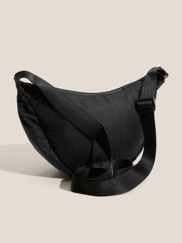 Женская сумка через плечо PUMA BASE Half Moon Bag Артикул 4558137, черный