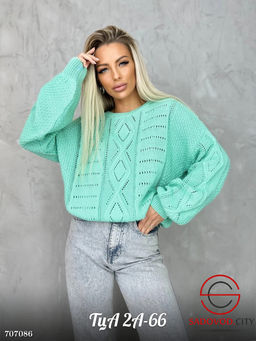 Женский свитер шерстяной с узором