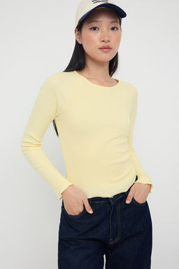 Teen Ac?k Sar? Fitted/Vucuda Oturan Crop/K?sa Orme Bluz TWOAW26BZ00080